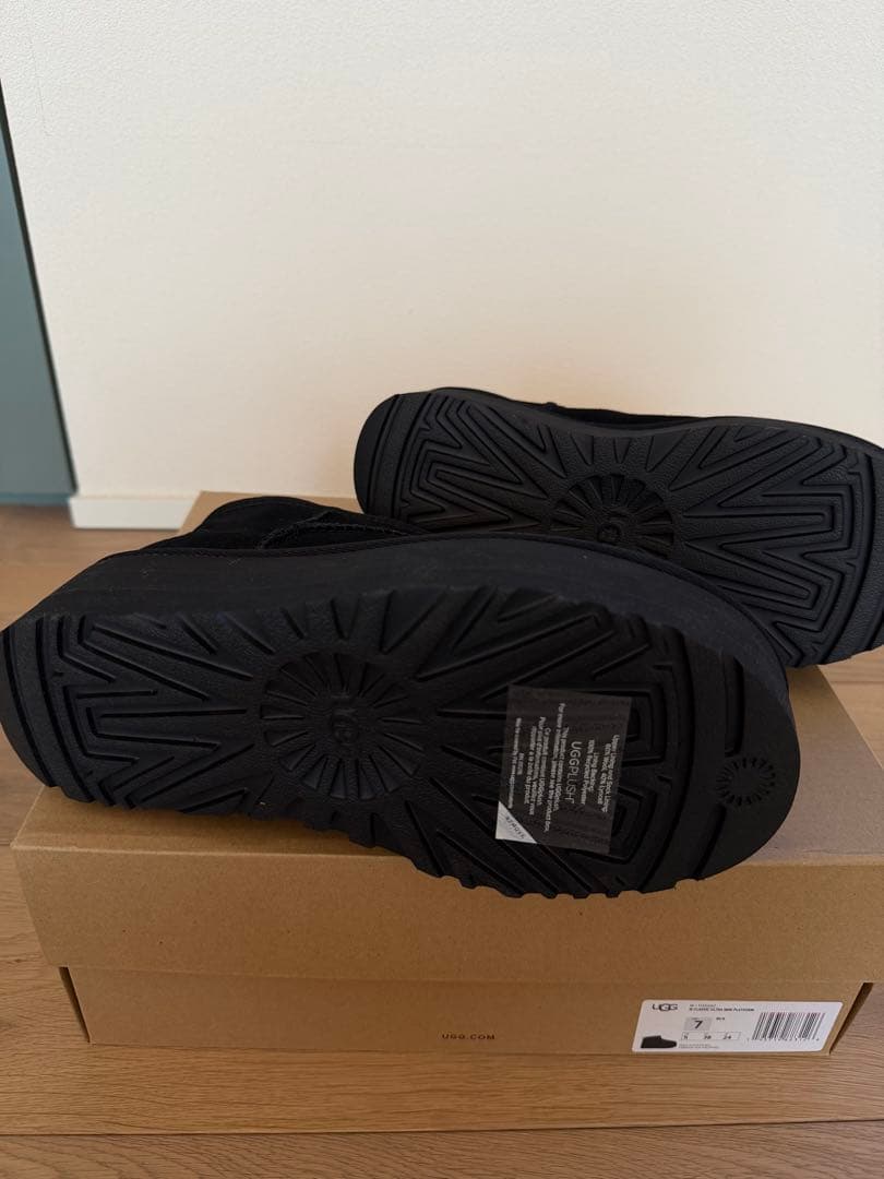 新品 アグ UGG ムートンブーツ ウルトラミニ　厚底