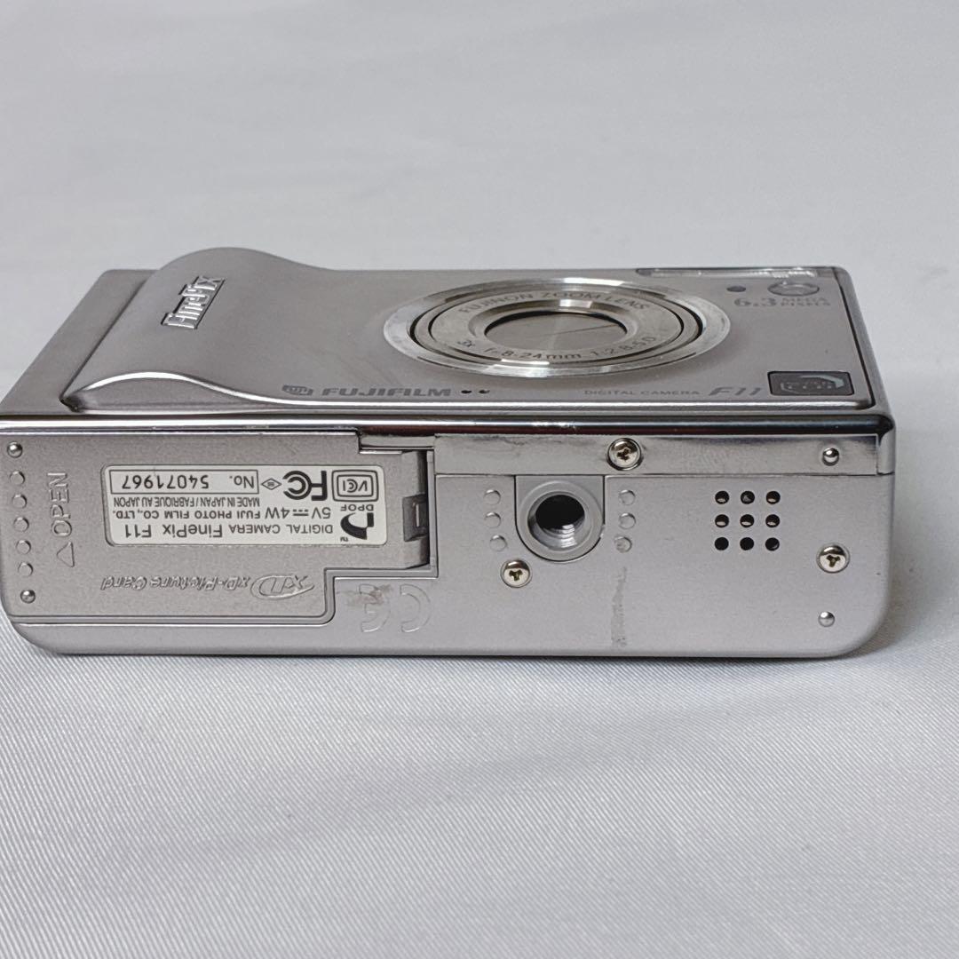 【美品・動作OK】FUJIFILM FinePix F11 デジカメ