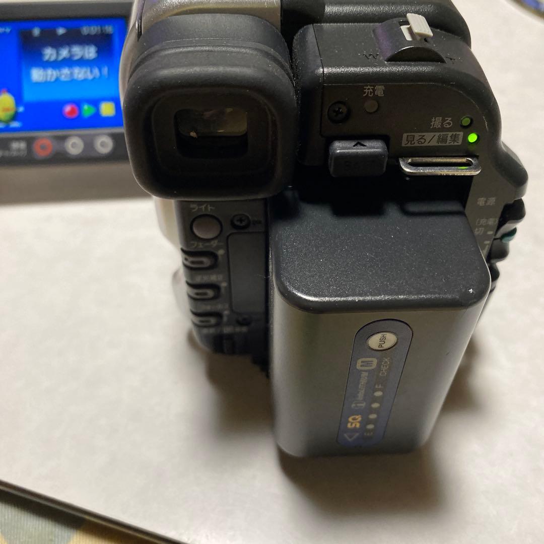 SONY VideoHi8Handycam CCD-TRV126 ①