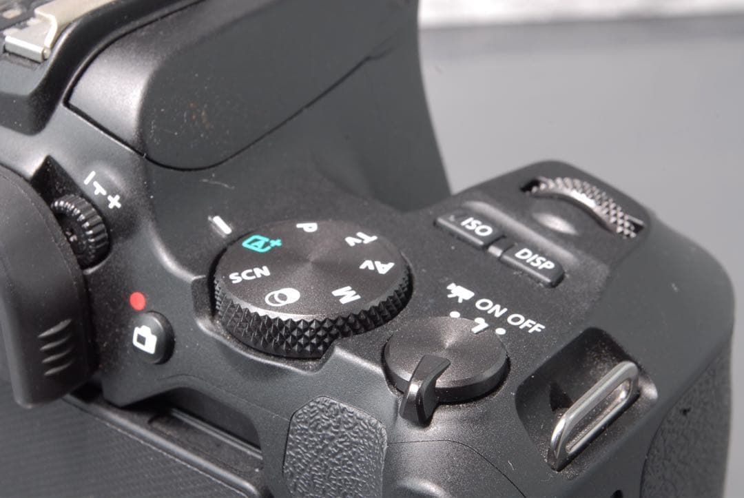 Canon EOS Kiss X10 ダブルズームキット Wi-Fi 搭載