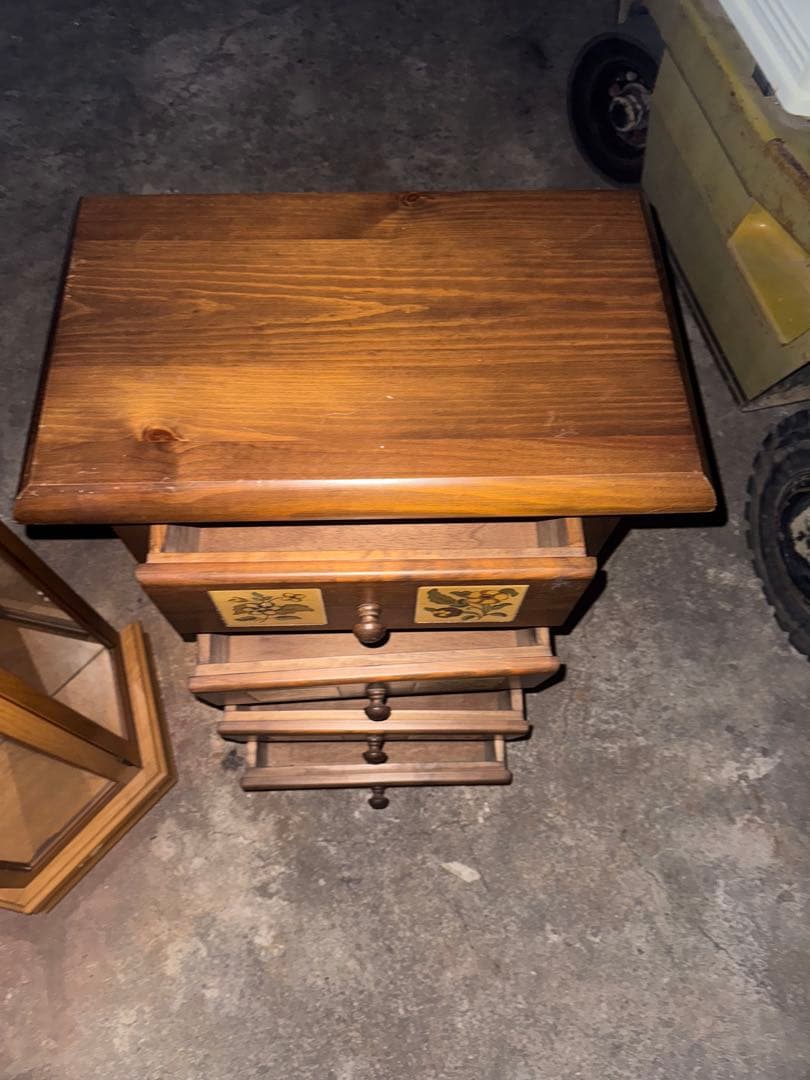 バレンシア　家具　木製花柄4段チェスト