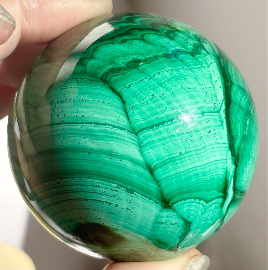 《絹層バンディング・コレクターズピース》　マラカイト　スフィア　丸玉　孔雀石