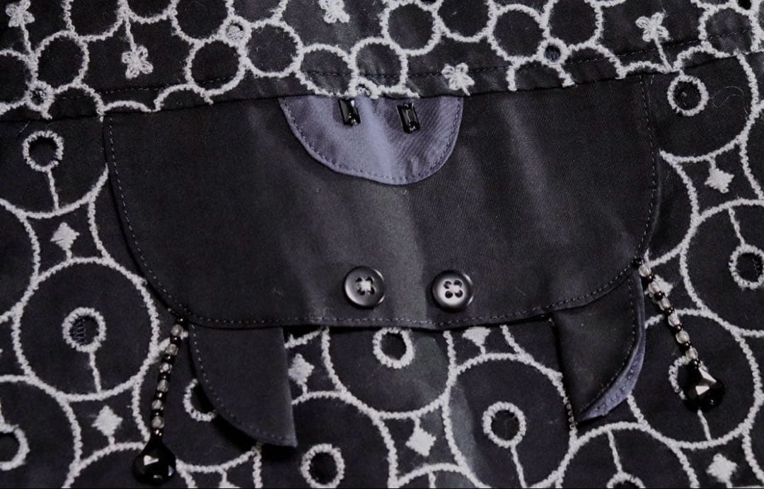 新品未使用品　希少　アルベロベロ　総刺繍　ブタさん　シャツ　羽織り　黒灰系