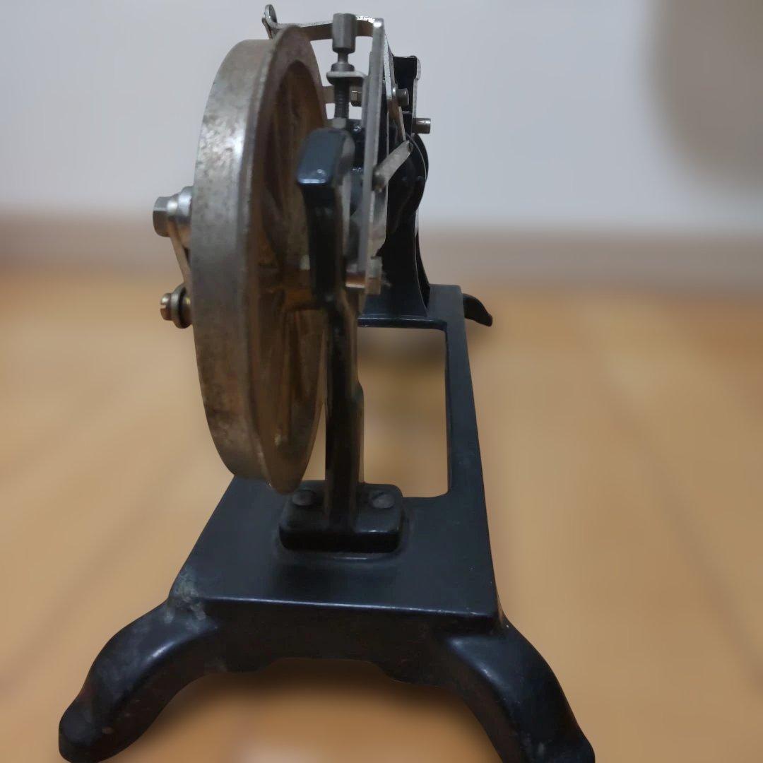 謎の金属製の品物①