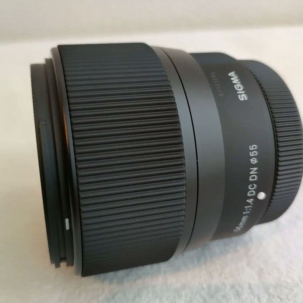 【美品】 SIGMA 56mm F1.4 フジXマウント箱なし 保護フィルター付