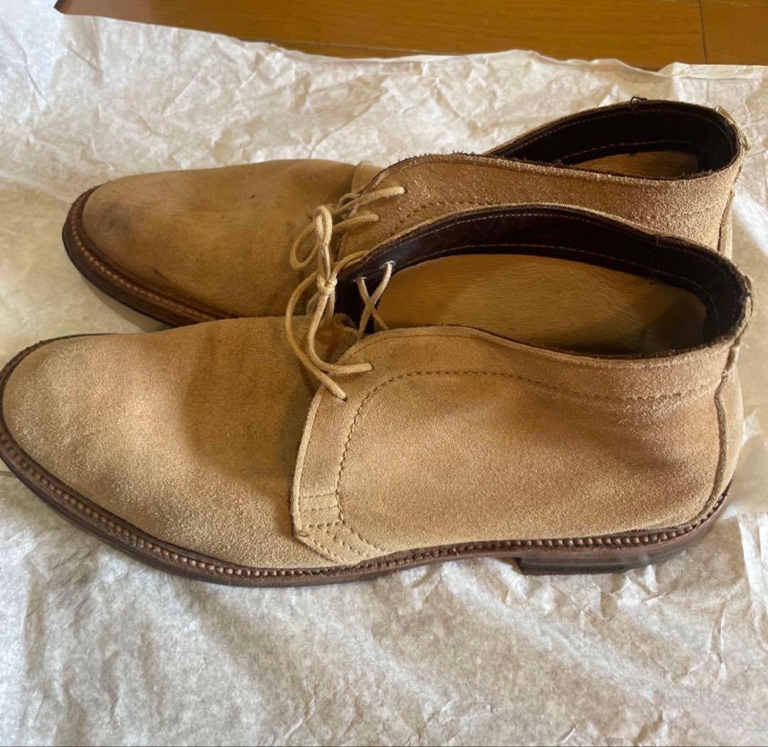 Alden ベージュ スエード チャッカブーツ