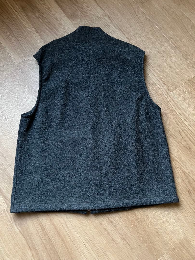 STILL BY HAND ウールパイルフリースベスト　チャコール　48