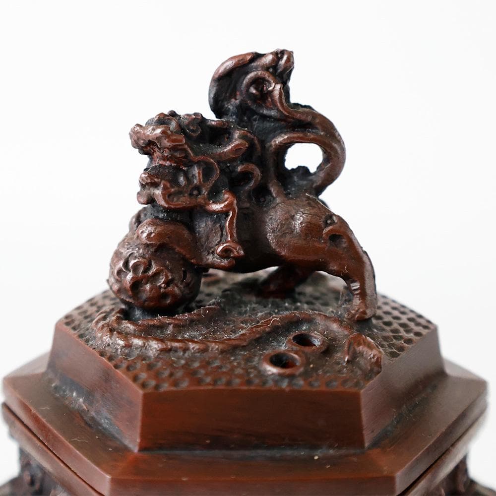 瑞峰堂 栄翠作 御下賜品 六角象耳菖蒲文 銅製香炉 十六菊金象嵌 共箱 黄布 栞