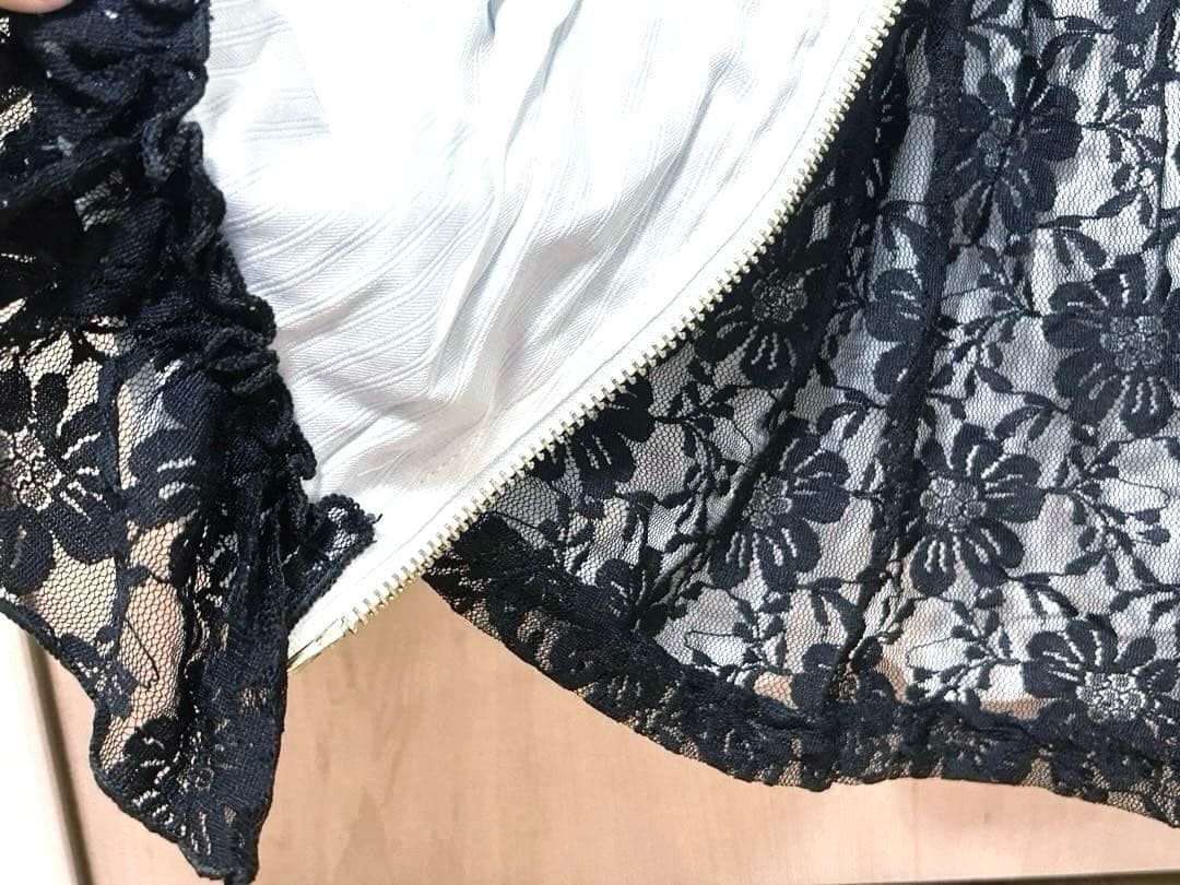 タグ付き♡GOLDS♡ハートチャーム＆ダブルジッパー♡チョーカー付きトップス♡白