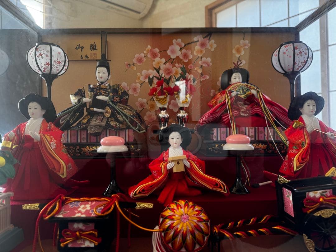 雛人形セット 桜の装飾付き