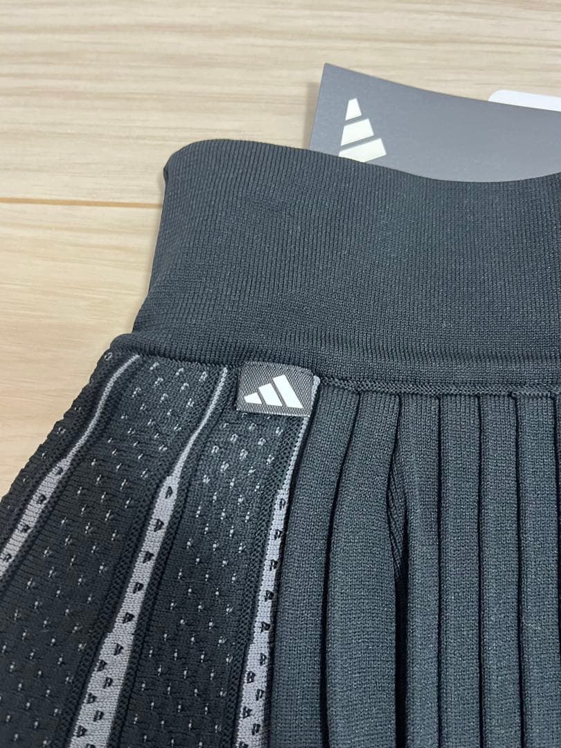 新品　adidas ゴルフ　モックネック　フレアスカート　セットアップ　XS S