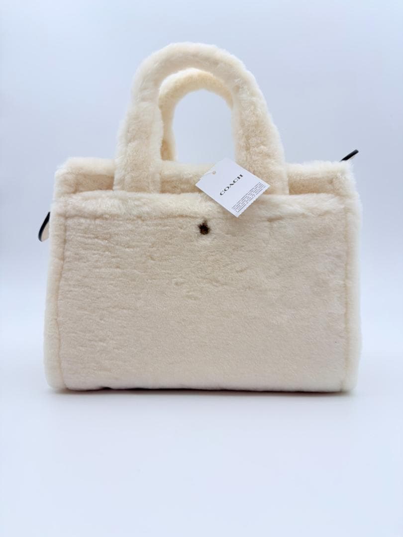 未使用✨箱付 COACH カーゴ 26 トートバッグ ファー ホワイト 2WAY