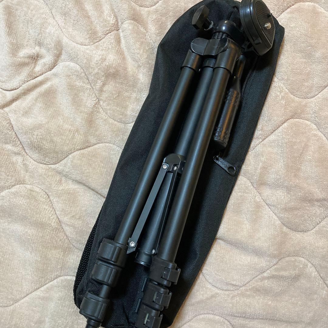 ゆ*み様 Panasonic HC-V360M ビデオカメラ　三脚付き