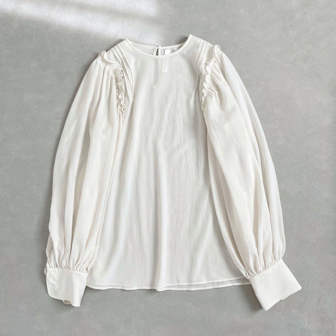 Col Pierrot × éclat コロピエロ　エクラ　フリル使いブラウス