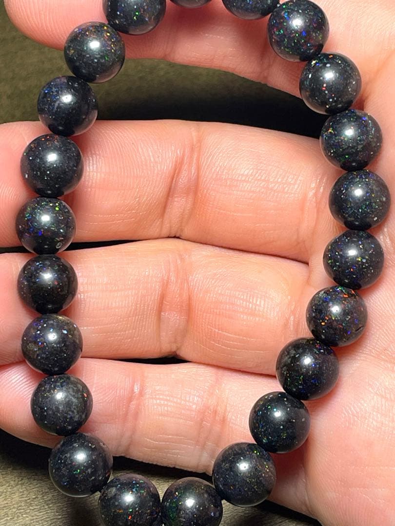 【新入荷】超高品質　ブラックマトリックスオパールブレス8.5㎜（新品未使用）虹色
