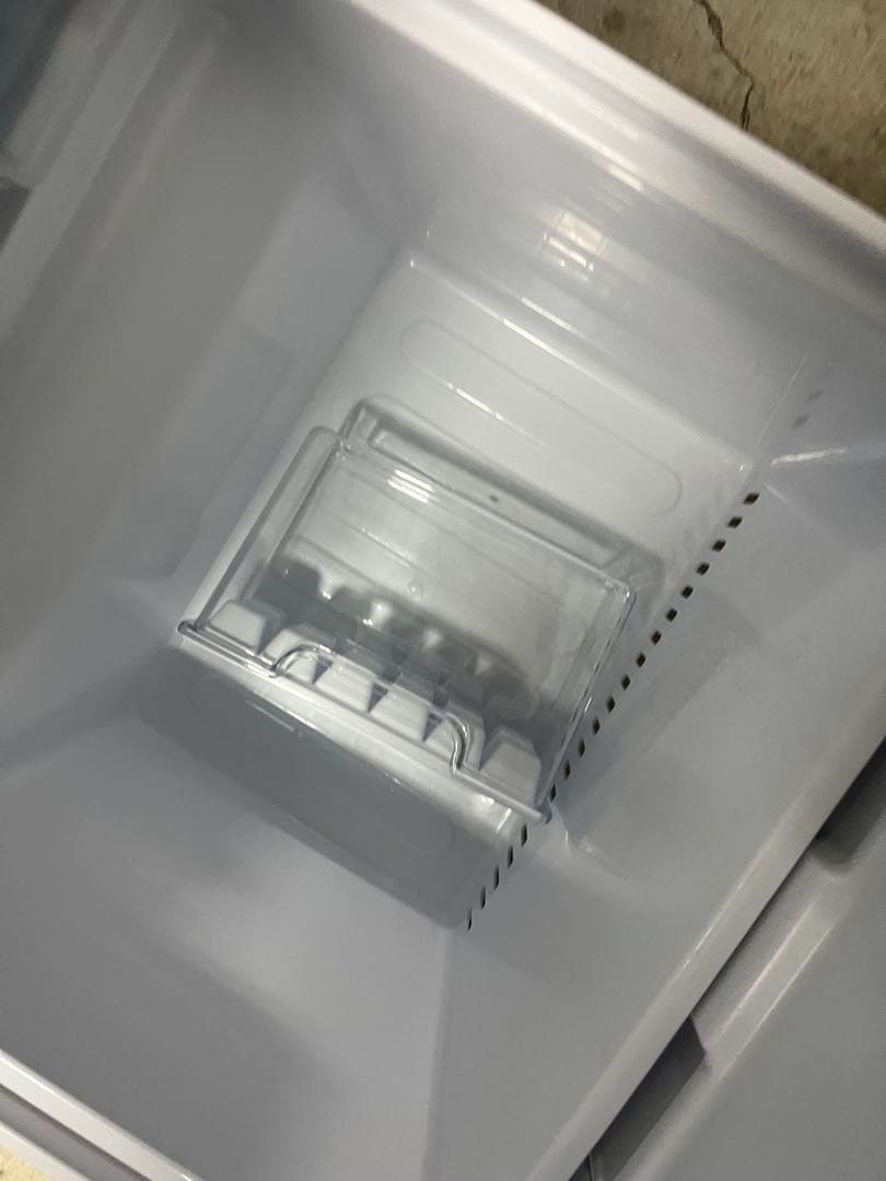 SHARP ノンフロン冷蔵庫 SJ-15E8-KW 152L 識別T