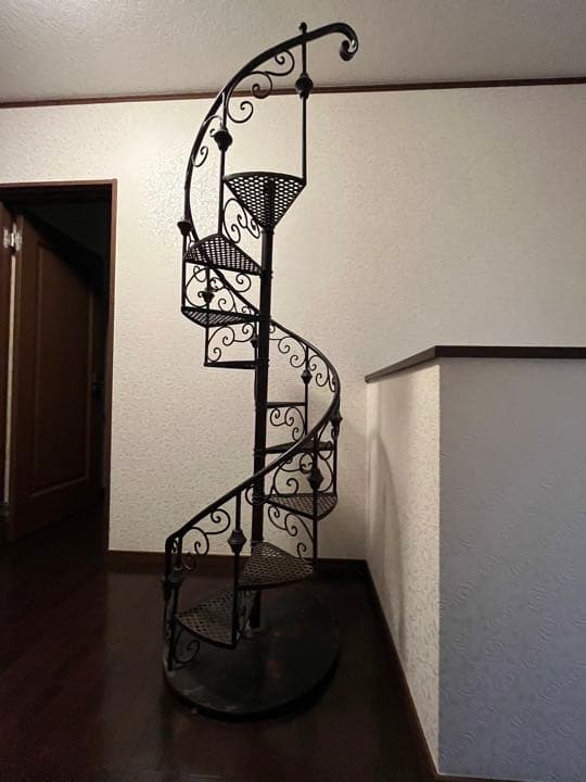 インテリア　ラセン階段