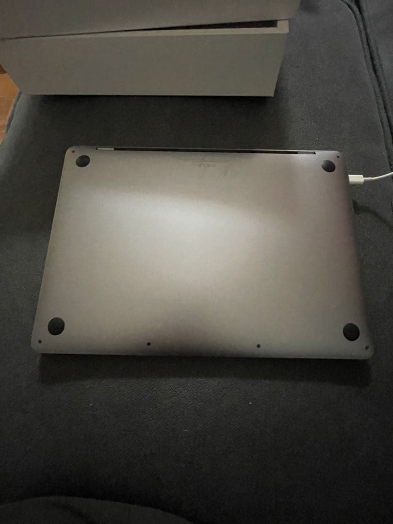 Mac Book pro 2020年式　美品　完動品