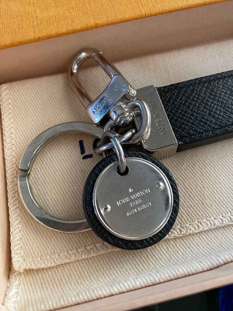 ルイヴィトン キーホルダー イニシアル LV チャーム イニシャル入り最終値下げ