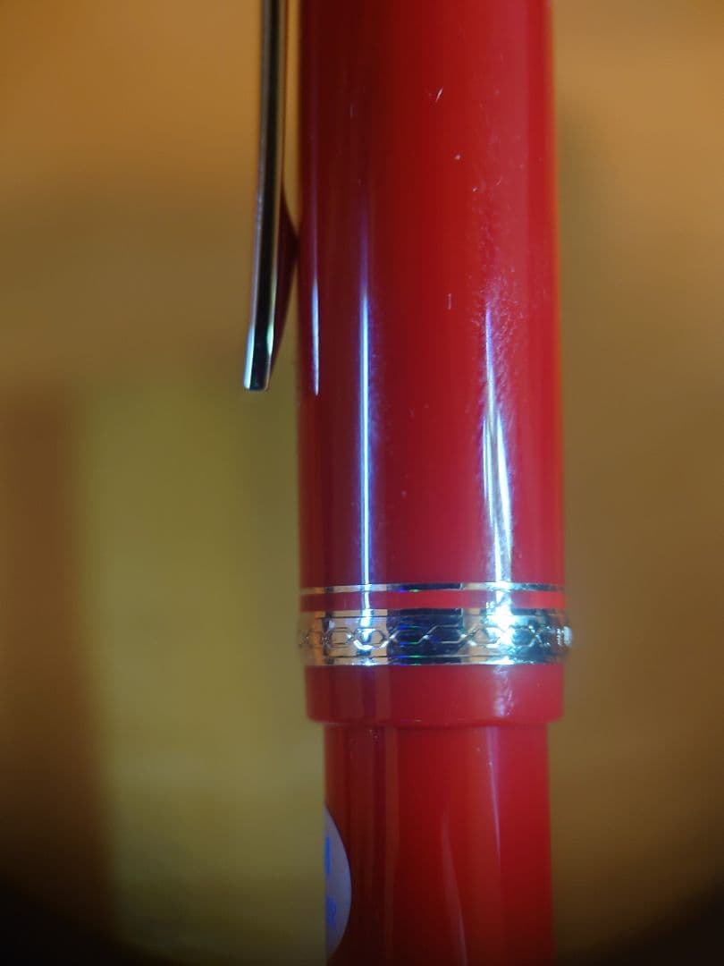 廃盤色 PILOT 万年筆 エラボー 樹脂軸 赤 ペン先14K 字幅SM 中軟字