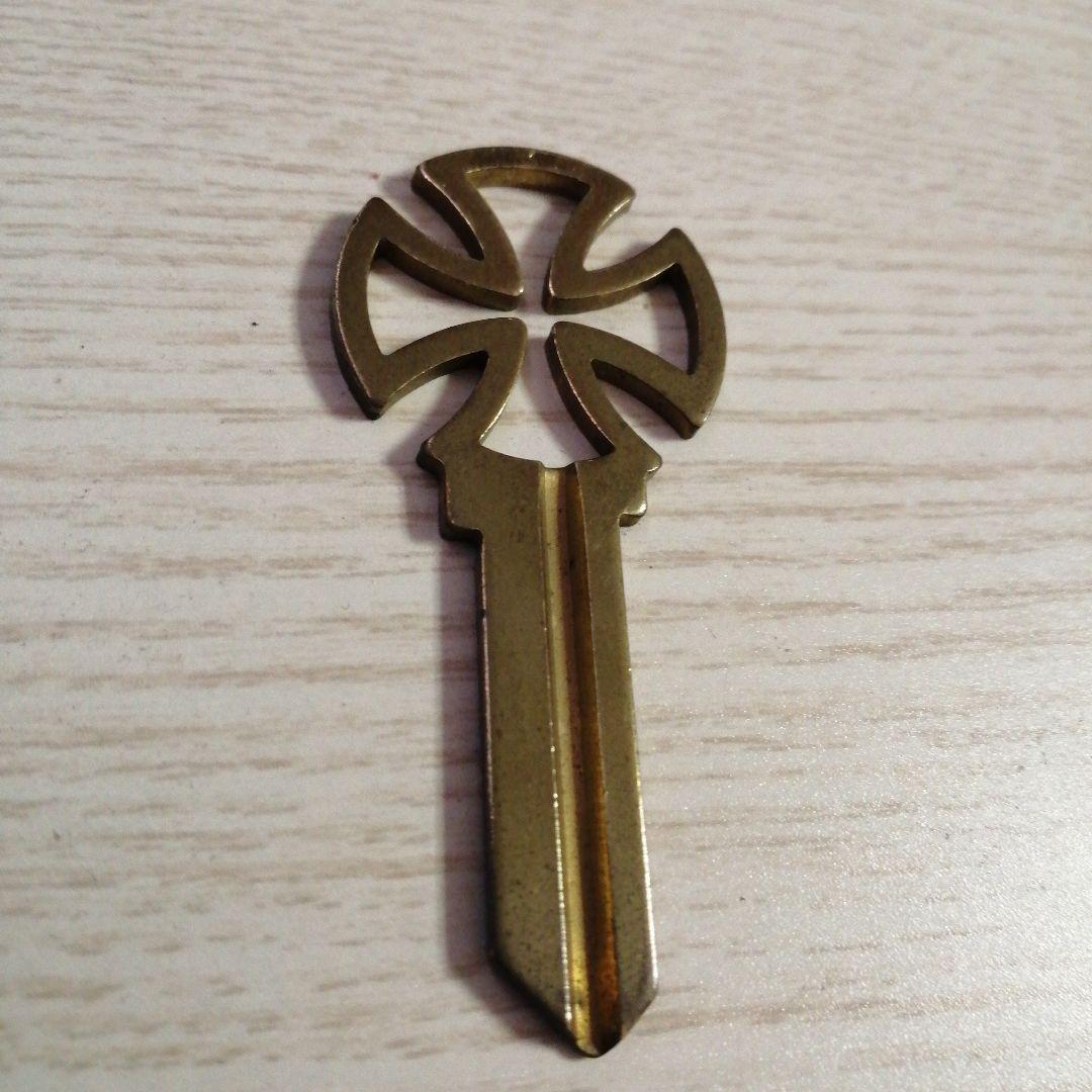INDEPENDENT　インディペンデント　アイアンクロス　ブランクキー　金　鍵