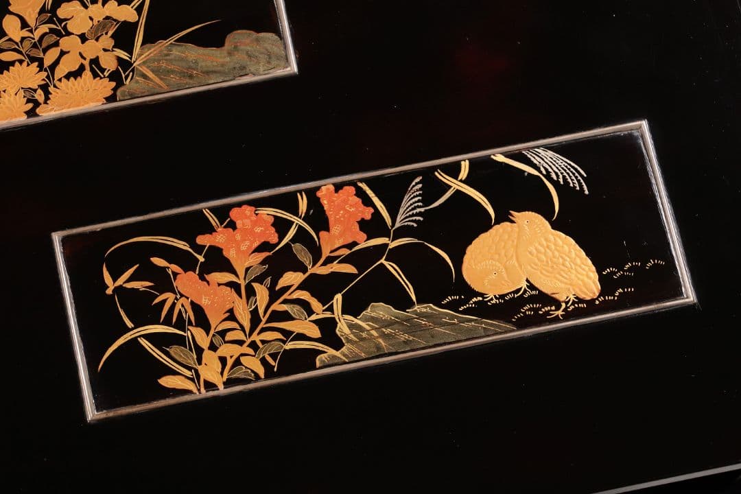 時代 花鳥図 金蒔絵 黒塗二段卓 冠卓 木箱 木製 花台 飾台 鶉 雀 M840