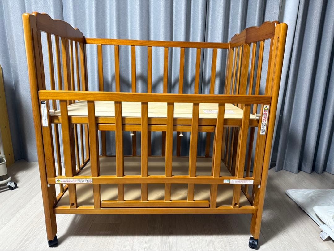 【美品】大和屋 パタン 折りたたみ ミニベビーベッド キャスター付
