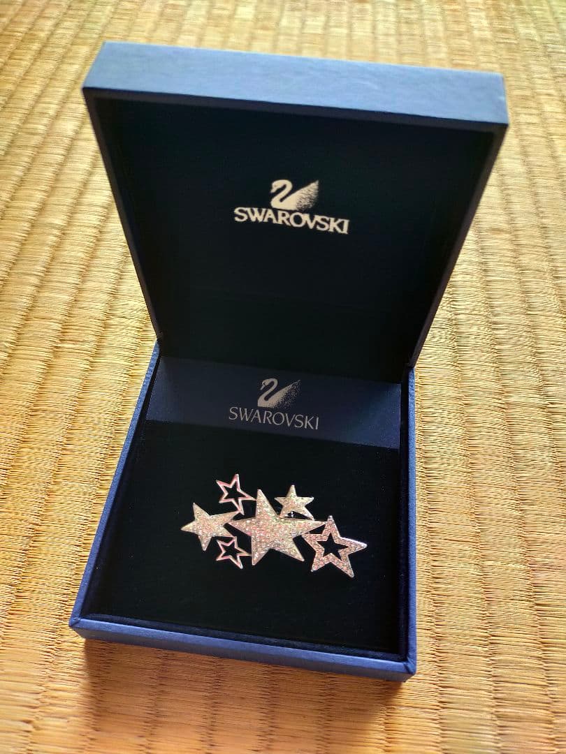 スワロフスキー【星型ブローチ】