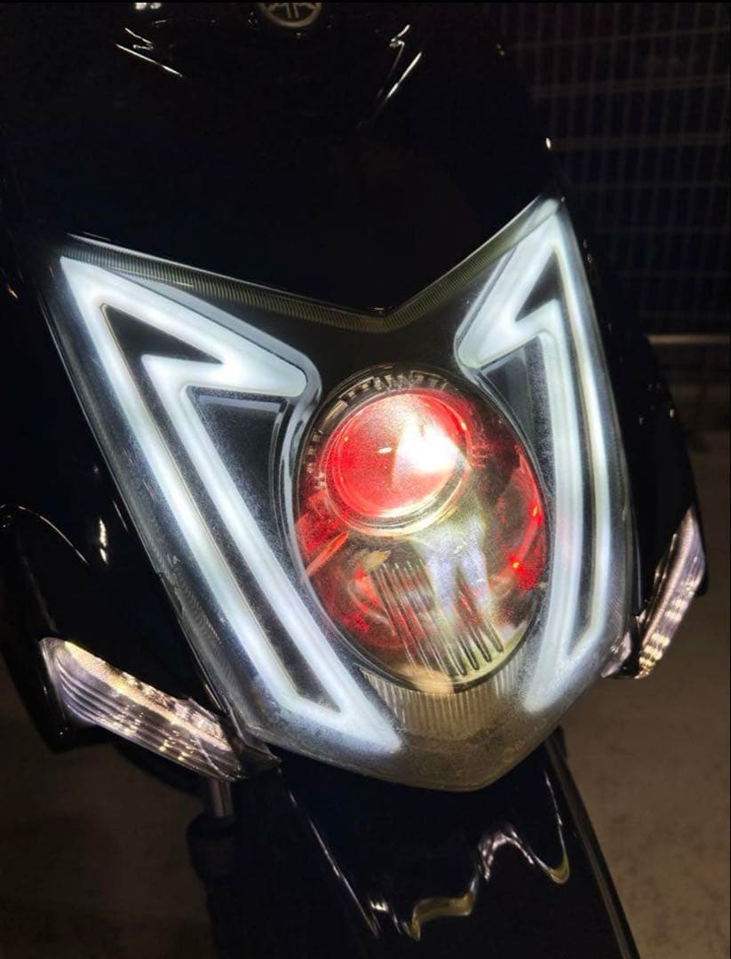 シグナス3型用 社外ヘッドライト プロジェクター付きレッドアイ