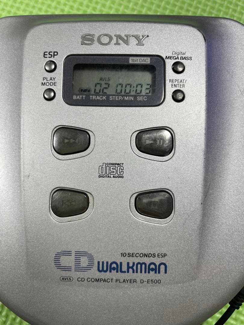 CD ウォークマン　音楽　流れる　SONY