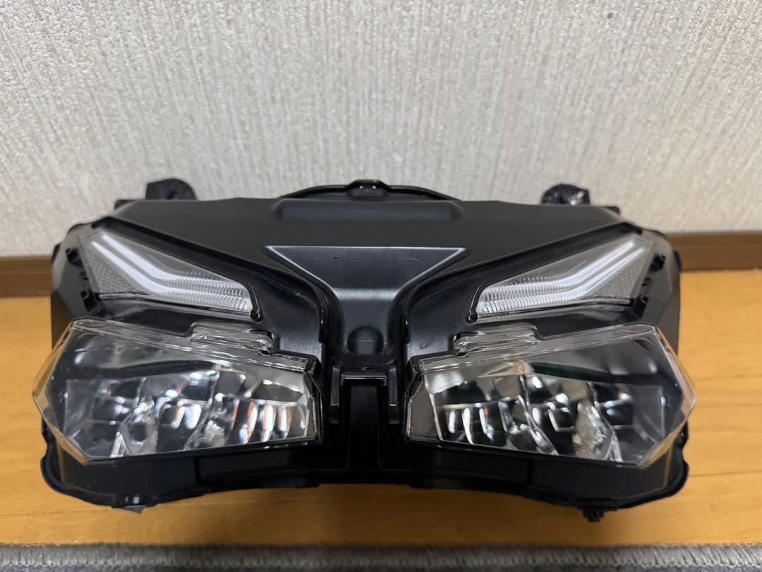 アゴヒゲ様分　cbr250rr mc51 ヘッドライトユニット