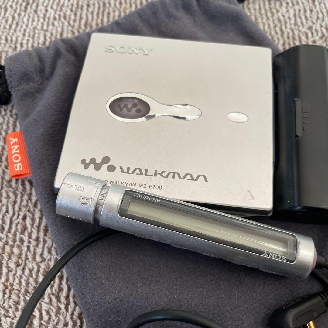 SONY MDウォークマン MZ-E700 動作品　シルバー　新品MD付き