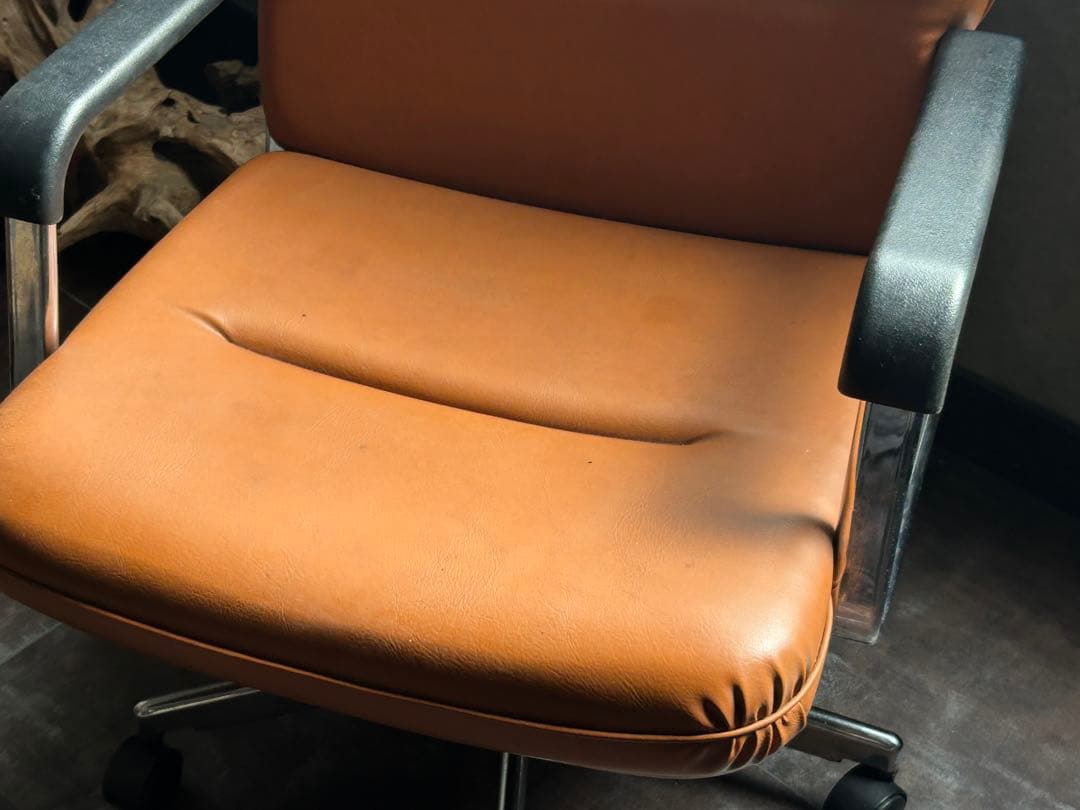 PLUS スイス製　デスクチェア　レトロ　アームチェア　ミッドセンチュリー IH