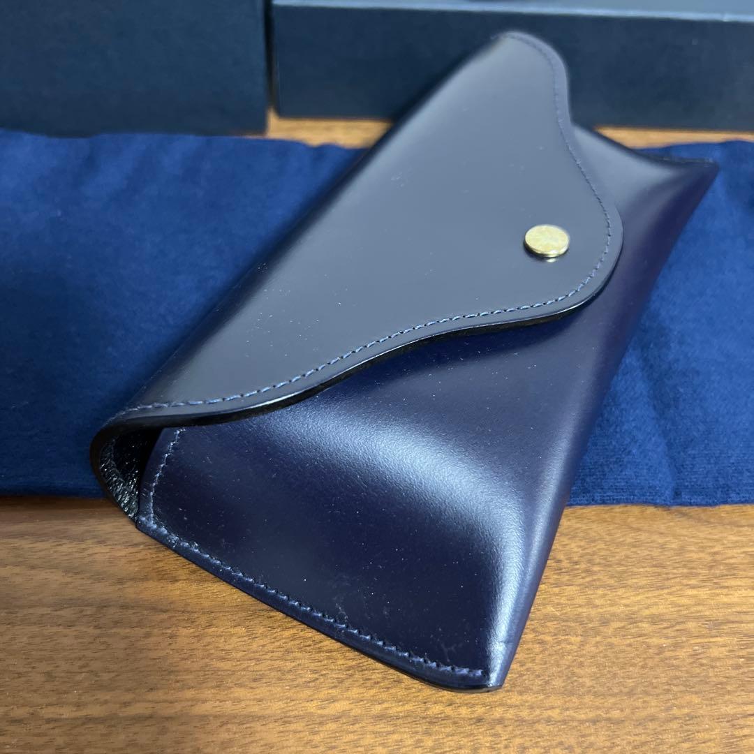 べオーマレザーカンパニー　メガネケース　ブライドルレザー　ネイビー