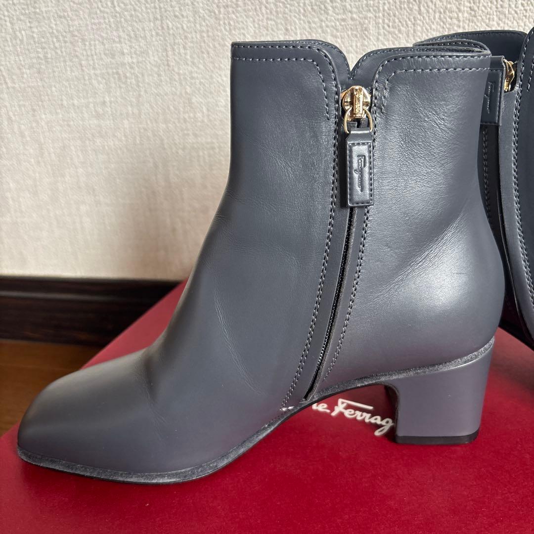 【半額値下げ】SalvatoreFerragamo ブーツ ガンチーニグレー