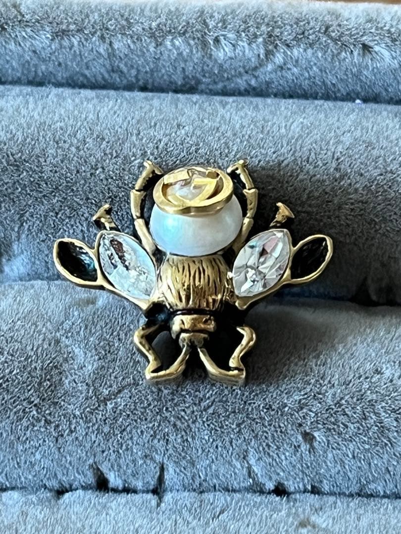 GUCCI クリスタル付きビー(ハチ)ピアス 片耳　bee 難あり　箱あり