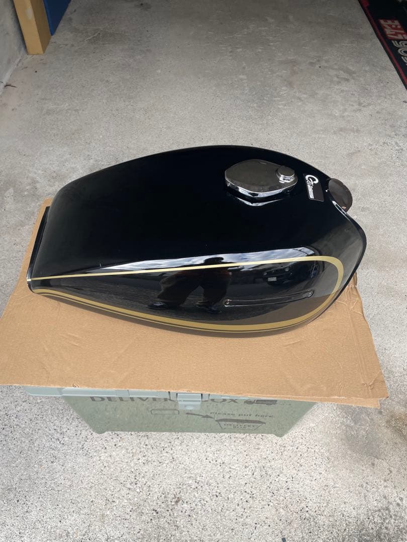 KZ900、KZ1000、Z1、Z2、750D1外装 タンク、テールカウルのみ