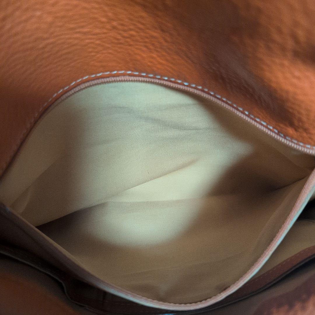 土屋鞄　牛革ショルダーバッグ 「フォンダ」シリーズ