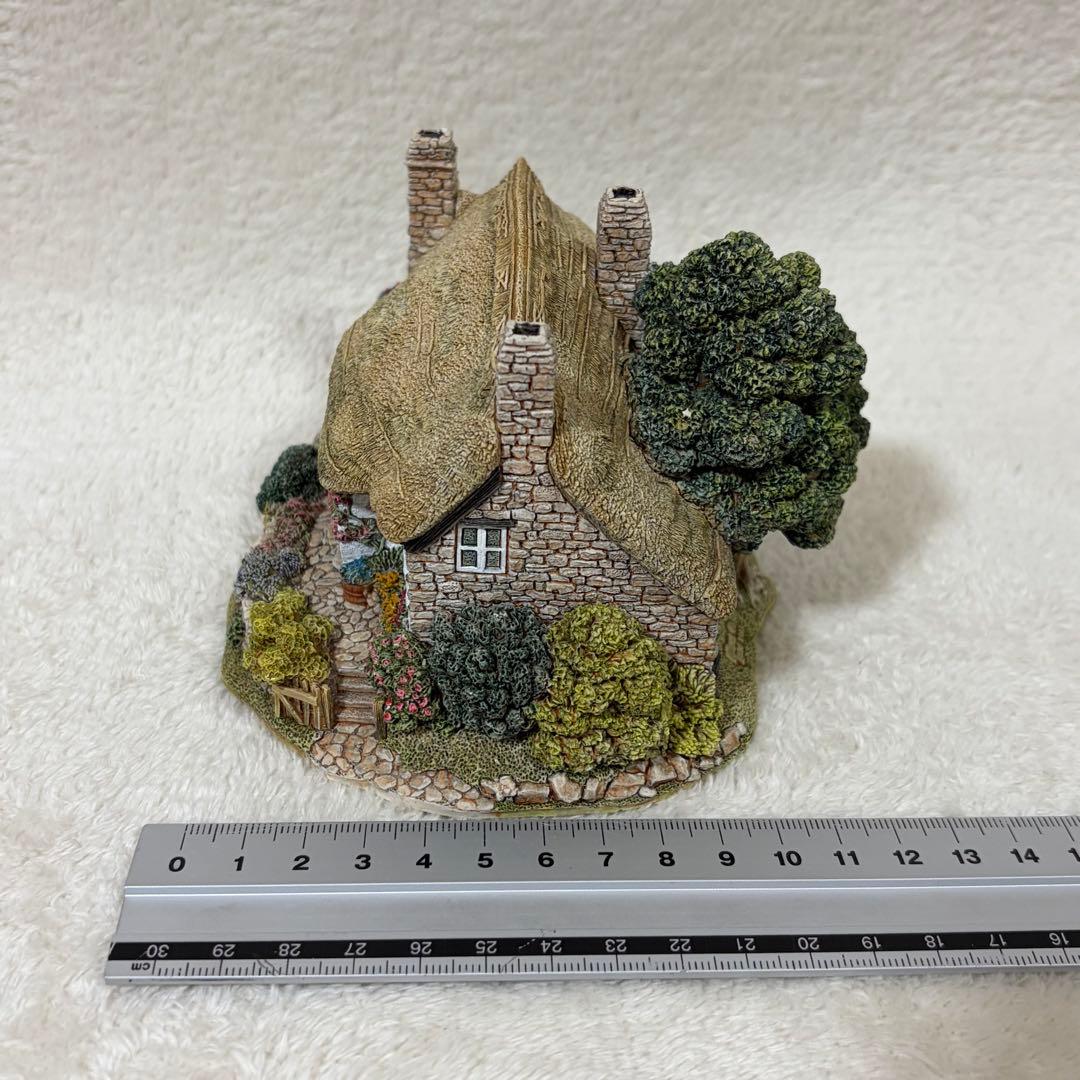 Lilliput Lane OLD MOTHER HUBBARD’S ミニチュア