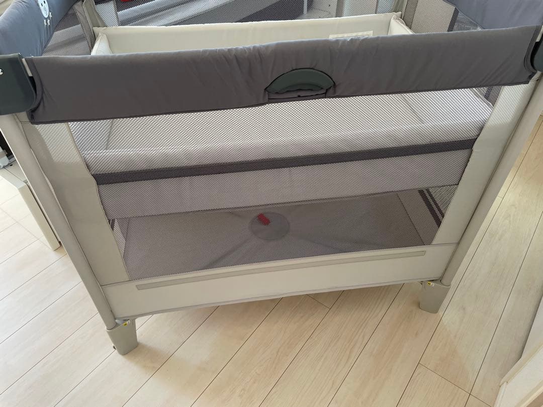 【美品】Aprica(アップリカ) ベビーベッド ココネルエアー AB