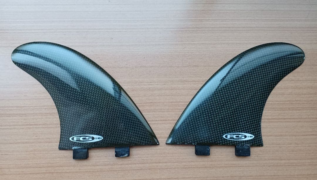 FCS　G-MRX　サーフボードフィン　ツインフィン　マークリチャーズ　カーボン