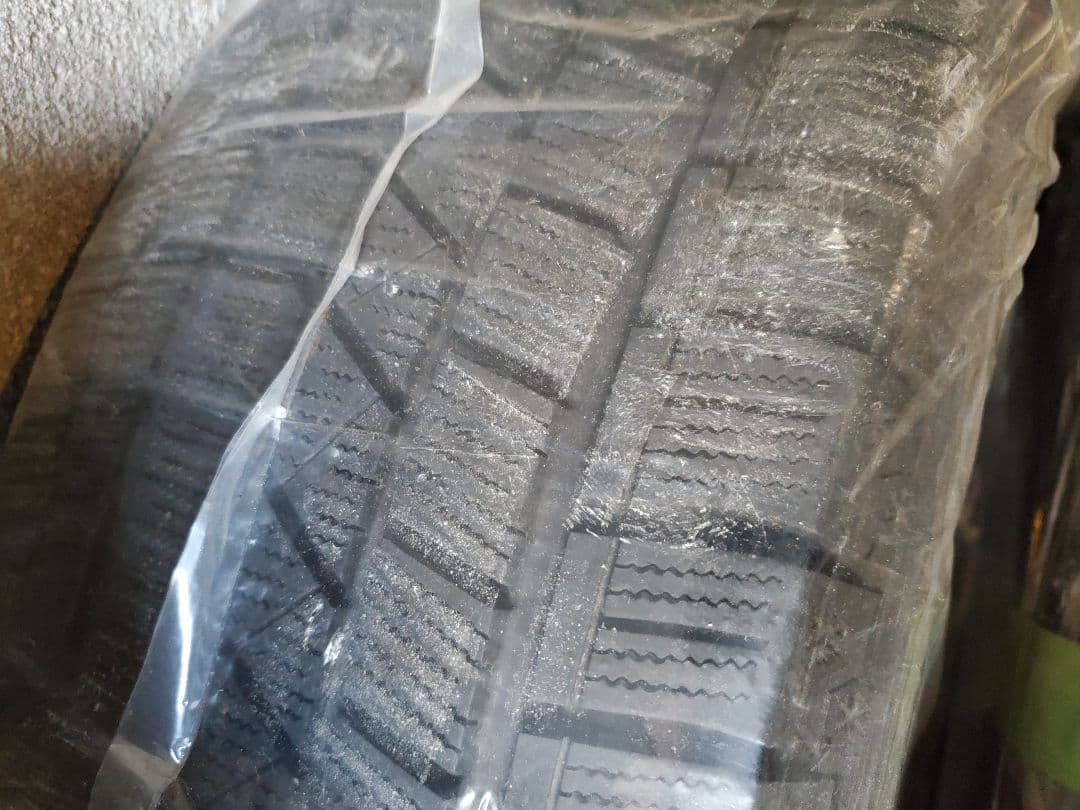 日産Y51フーガ/18インチ アルミホイール タイヤセット