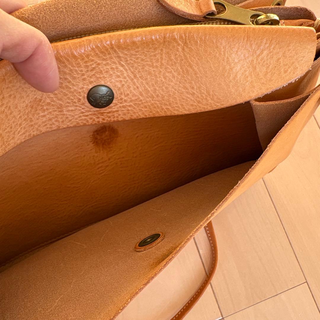 イルビゾンテ　レザーショルダーバッグ　革　カバン　鞄