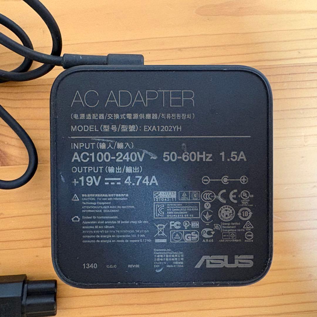 ASUS Chromebox 3 i7-8550U 第8世代 DDR4 4GB