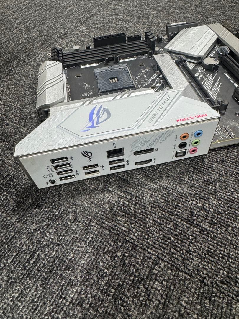 ASUS ROG STRIX B550-A Gaming BIOS更新済み