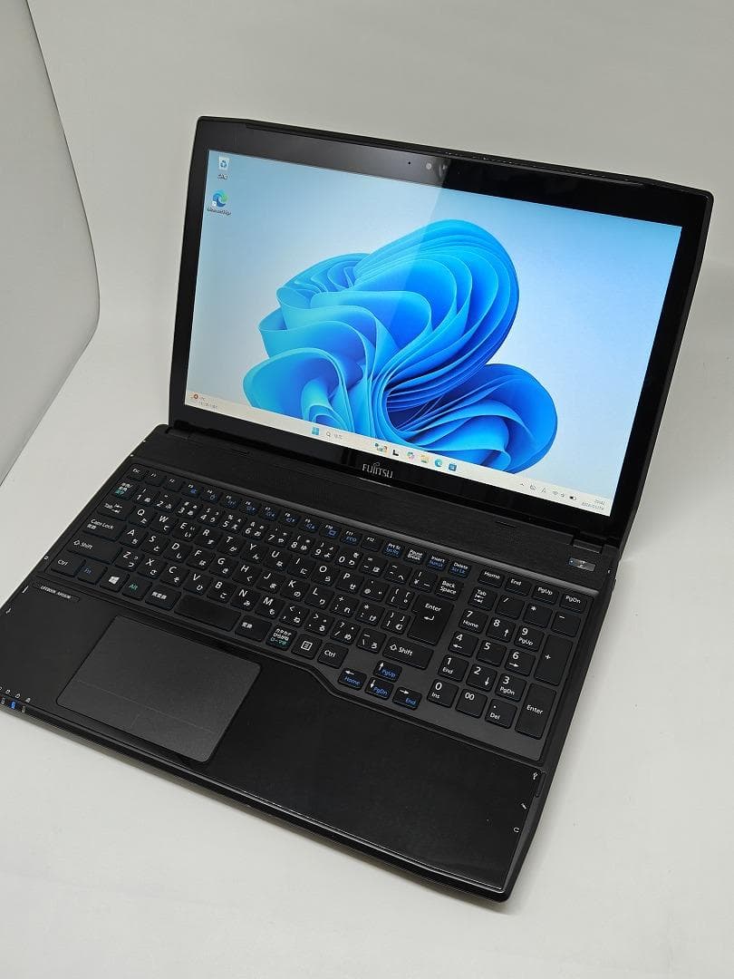【FUJITSU】爆速 Core i7/新品SSD128GB 8GB D12