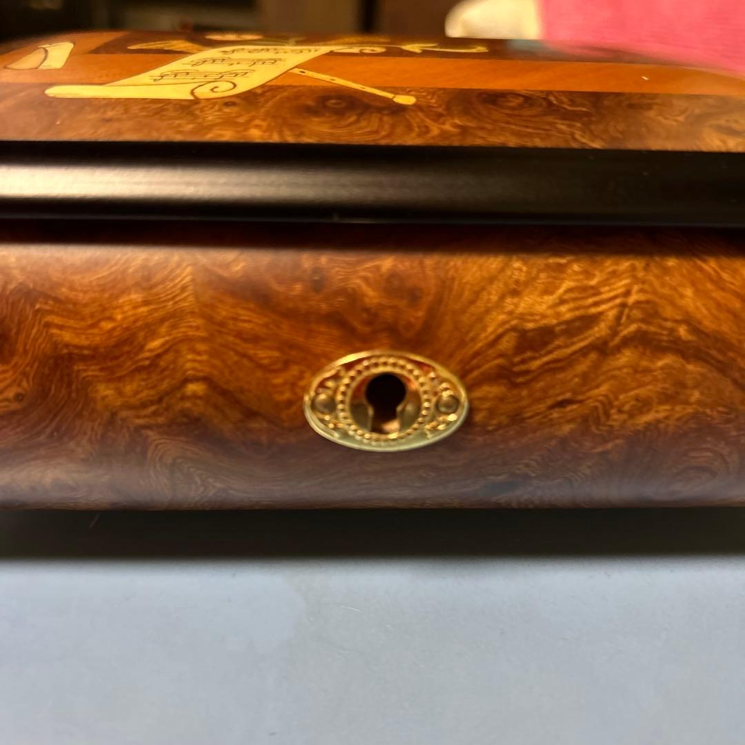 Reuge Music 手巻き音楽ボックス 221s 2237