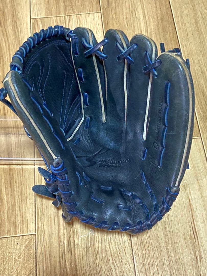 ナイキ　投手用　軟式グローブ　ダルビッシュモデル