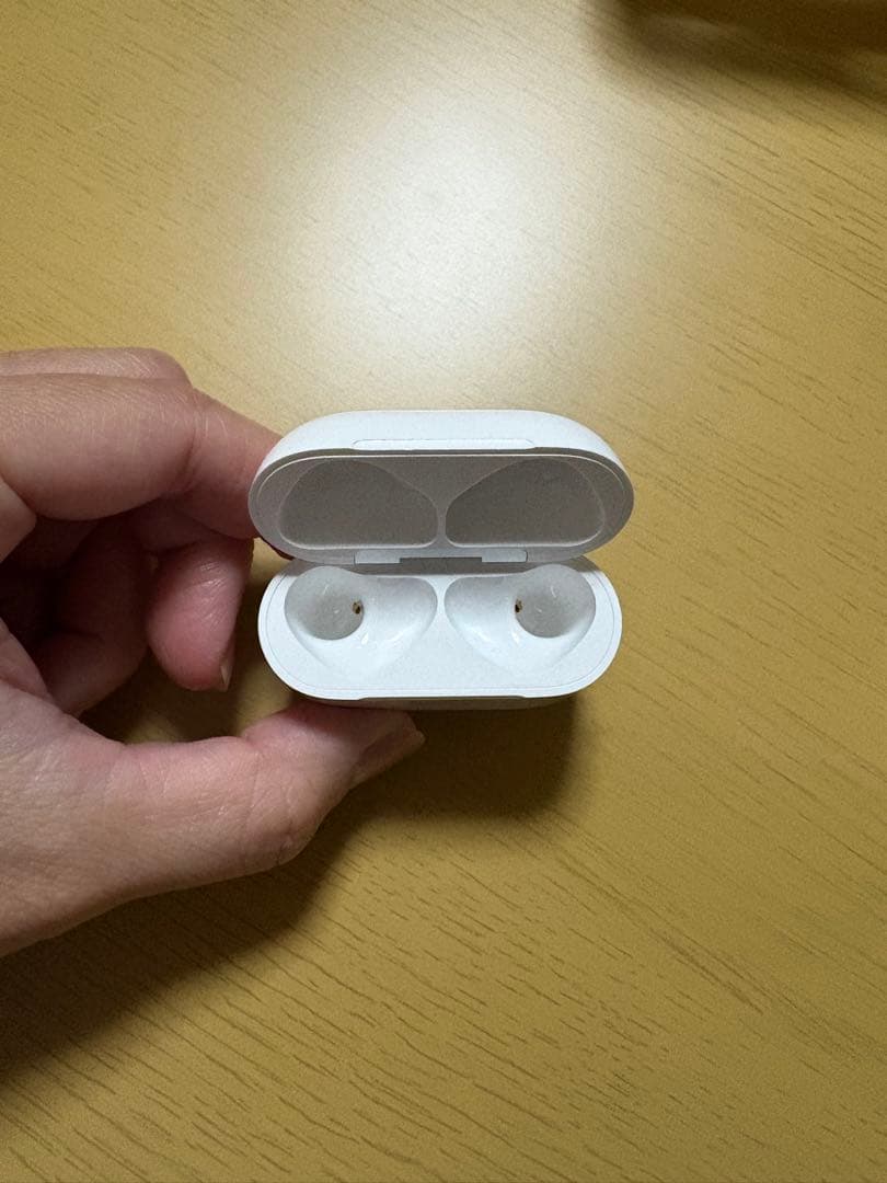 AirPods 4（ANCモデル）／ノイズキャンセリング対応・動作良好