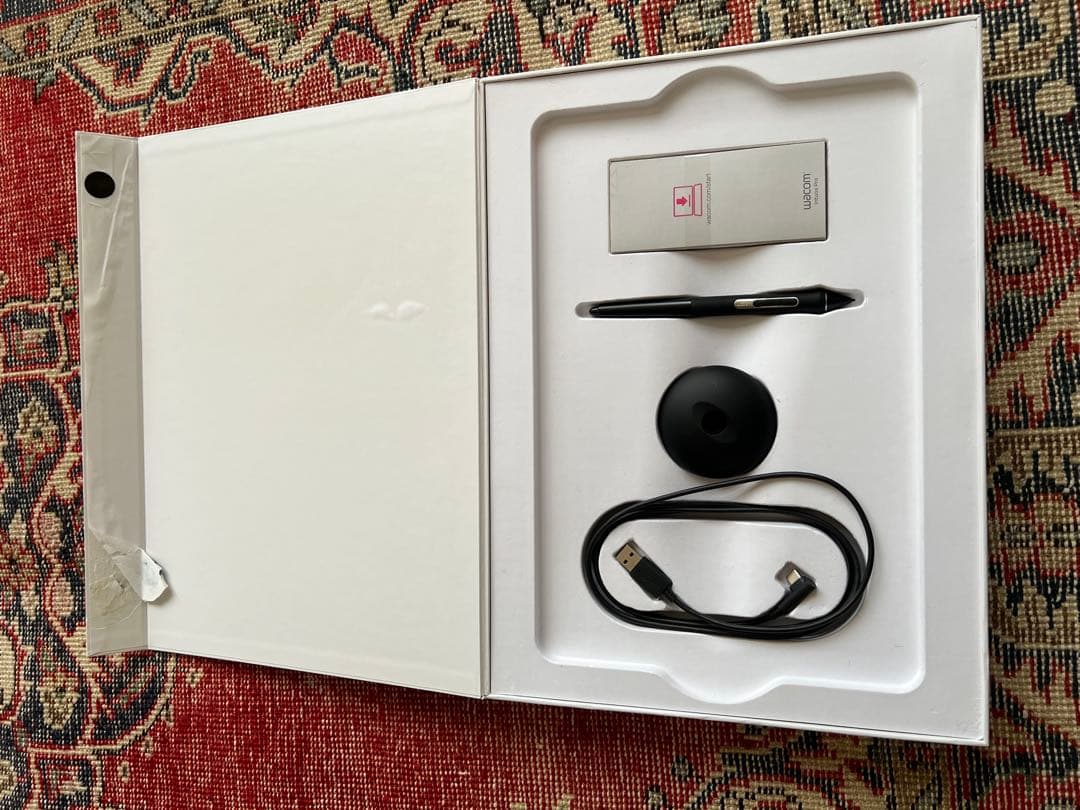 c*l様 wacom intuos pro ペンタブ ワコム　PTH-660